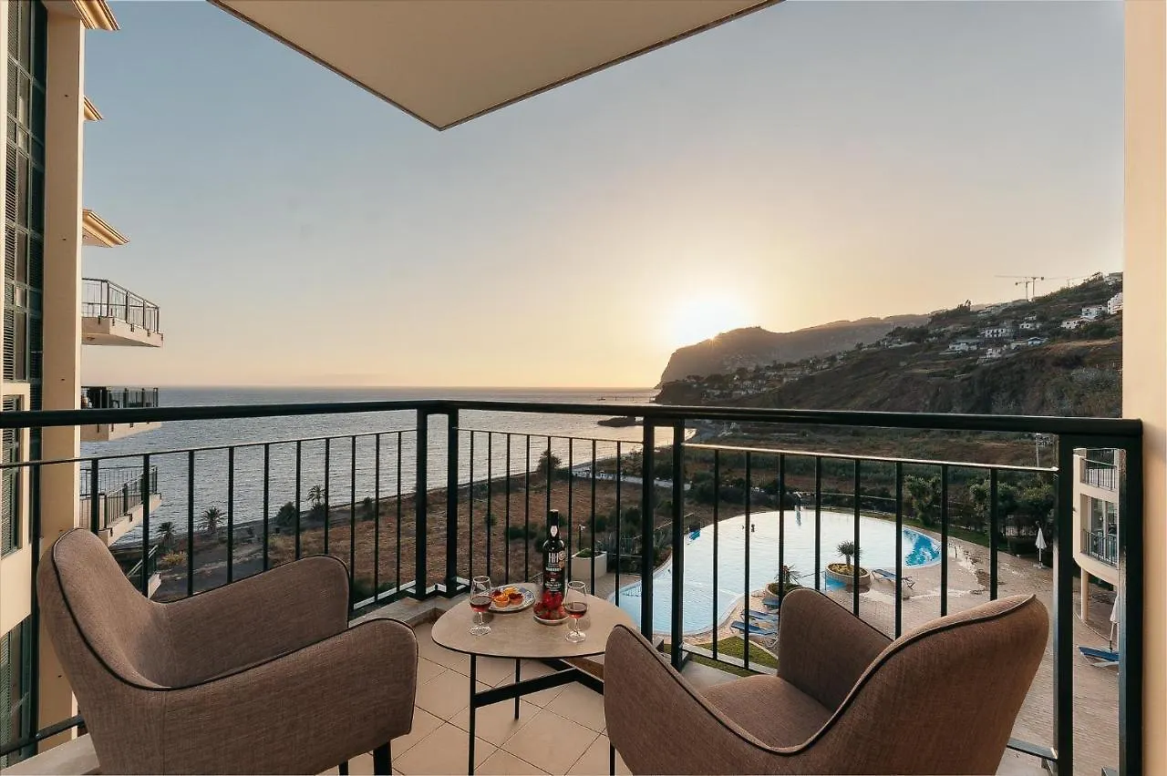Infinity Pool & Amazing Sunset Ocean View location
