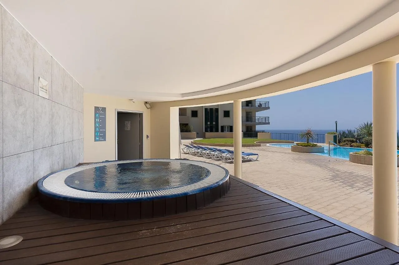 Infinity Pool & Amazing Sunset Ocean View Apartment Funchal   Funchal (Madeira)