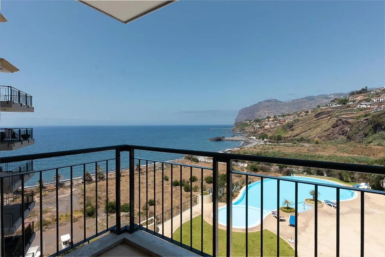 Infinity Pool & Amazing Sunset Ocean View Apartment Funchal